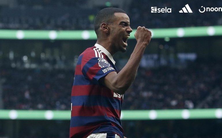 Newcastle vira no primeiro tempo, suporta pressão no segundo e vence Tottenham pelo Inglês