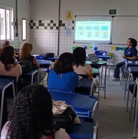 Saúde realiza ação preventiva sobre vape e tabagismo em escola municipal