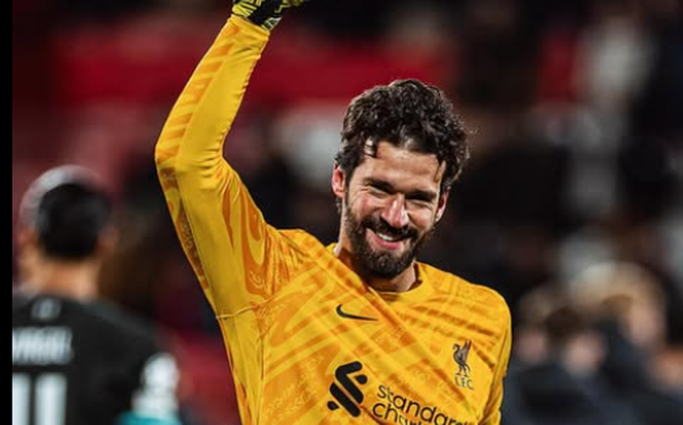 Alisson desfalca pré-temporada do Liverpool na Ásia sob alegação de 'problemas pessoais'