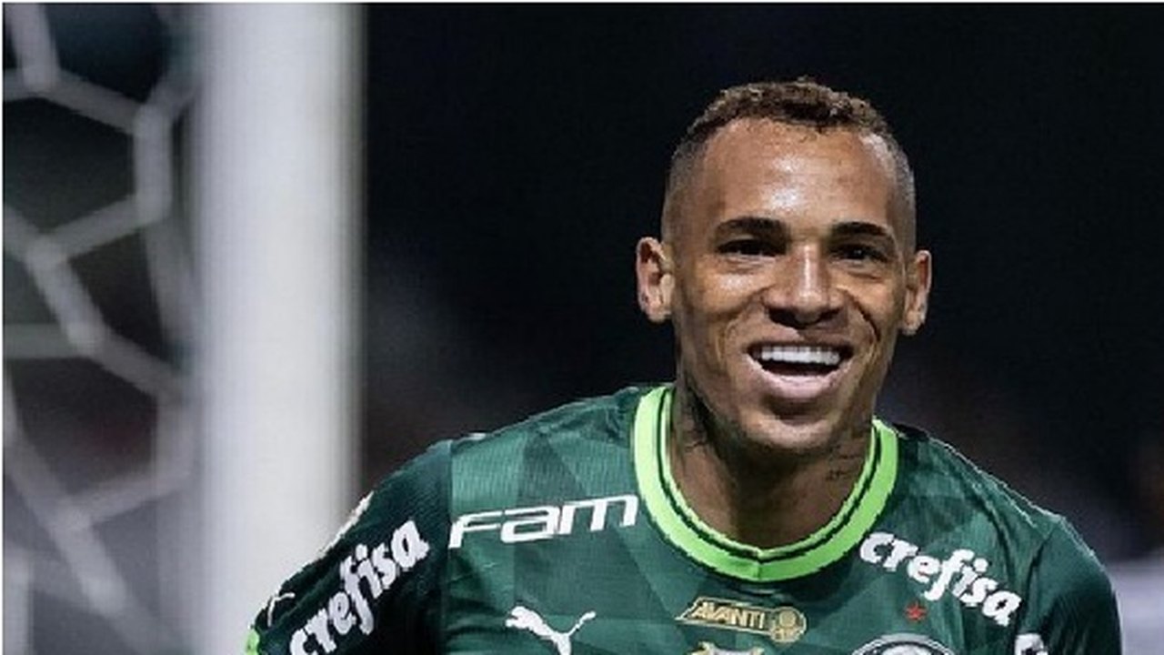 Árbitro tira gol de Flaco, dá para Breno Lopes em súmula e gera gafe com dirigente do Botafogo