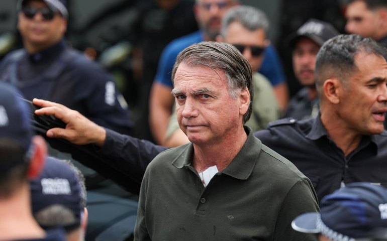 Bolsonaro deve passar ao menos 15 dias na Papuda antes de possível prisão domiciliar