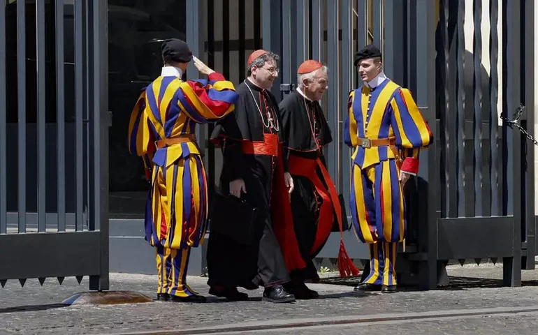 Nº de cardeais eleitores cai após ausências por motivos de saúde