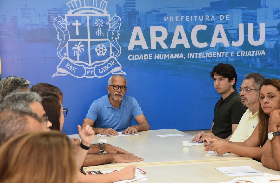 prefeitura aju coletiva coronavírus
