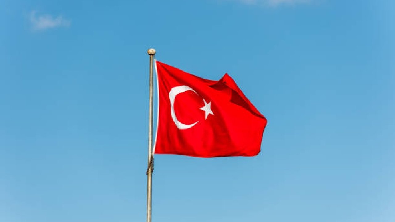 CPI anual da Turquia desacelera pelo 6º mês seguido em abril, a 43,7%