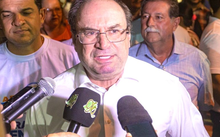 Prefeito Luciano Barbosa anuncia pavimentação de ruas nos bairros Guaribas e Verdes Campos