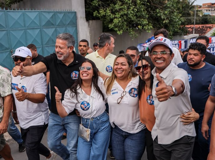 Messias faz festa para Arthur Lira em caminhada marcante e projeta o favoritismo do candidato ao Senado na Grande Maceió