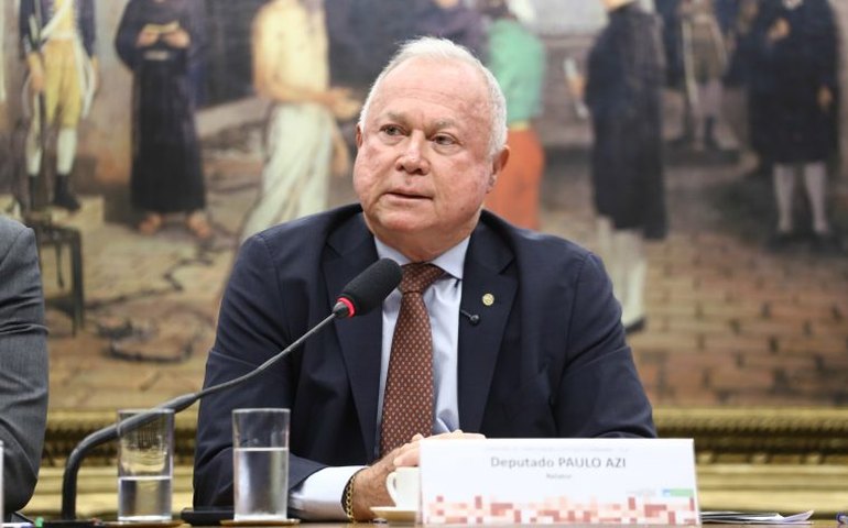 Presidente da CCJ da Câmara concede vista das PECs da escala 6x1 e votação fica para depois