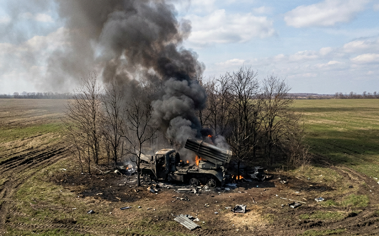 Rússia divulga imagens da destruição de lançador de foguetes ucraniano Vampire