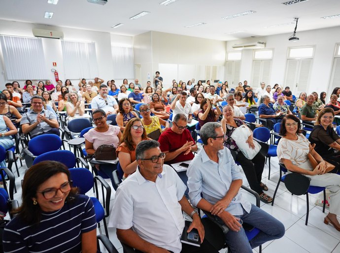Sesau promove momento de integração dos servidores convocados de 2002
