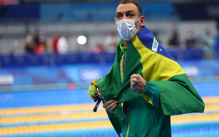 Fernando Scheffer bate recorde sul-americano com índice para Mundial de Natação