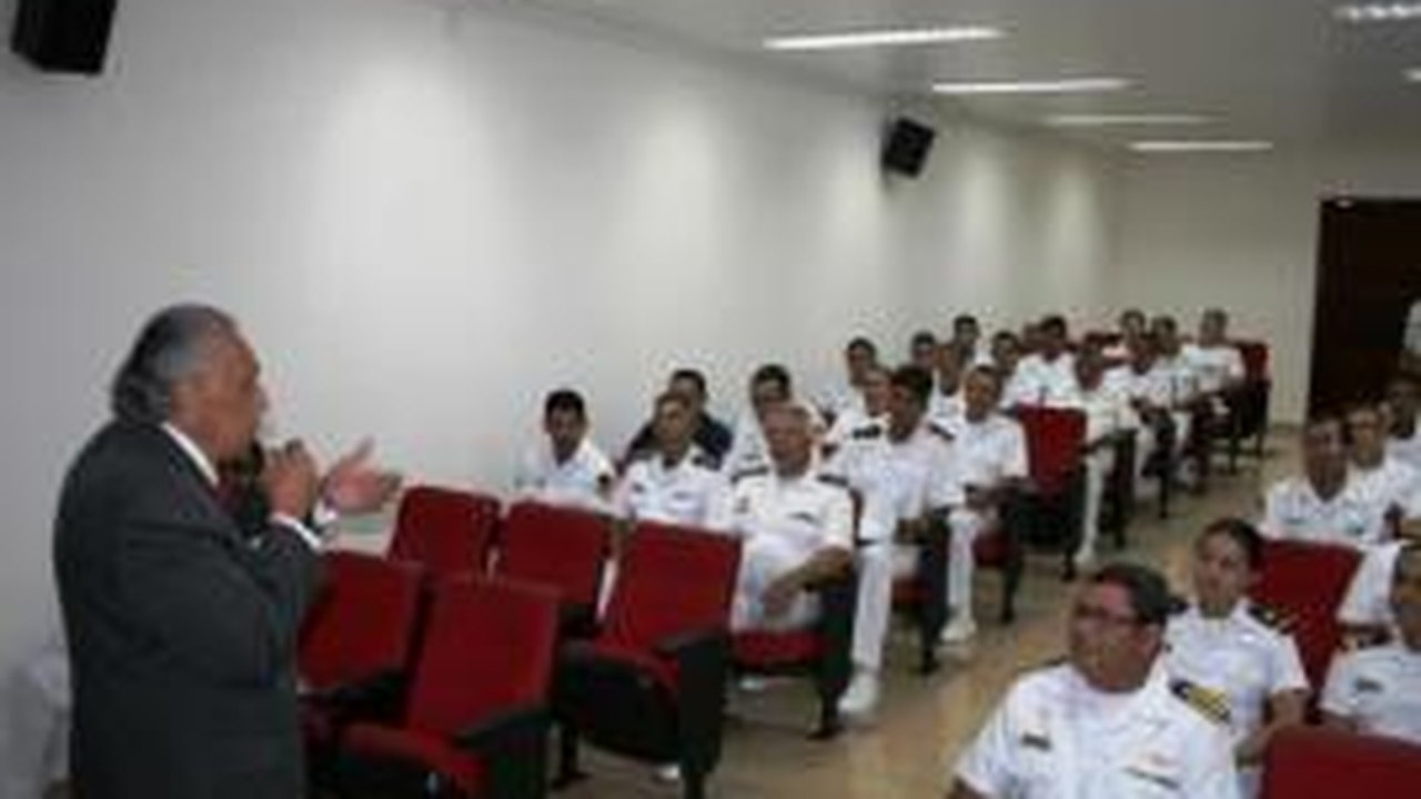 Vigilância Sanitária realiza palestra para oficiais e praças da Capitania dos Portos