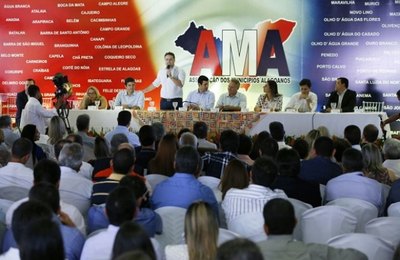 Estado anuncia convênio com a AMA para elaboração de projetos nos municípios