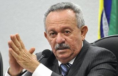 Renan Filho tira o charme de Benedito de Lira