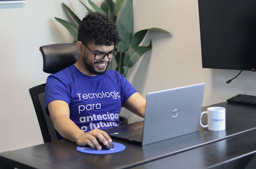 Atlântico abre vagas para cursos online gratuitos na área de tecnologia e inovação com atividades práticas