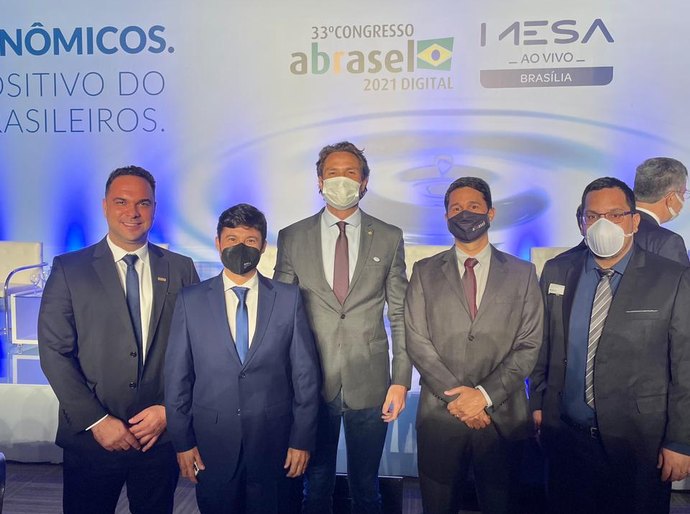 Em evento nacional da Abrasel, Pedro Vilela reafirma apoio à geração de empregos e retomada econômica em AL