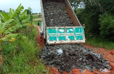 Prefeitura de Branquinha intensifica recuperação de estradas após fortes chuvas  