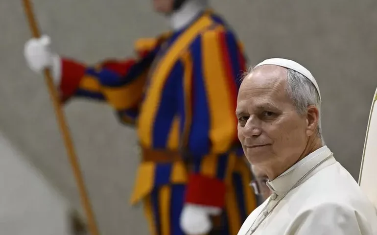 Trump convida papa Leão XIV para 'Conselho de Paz'