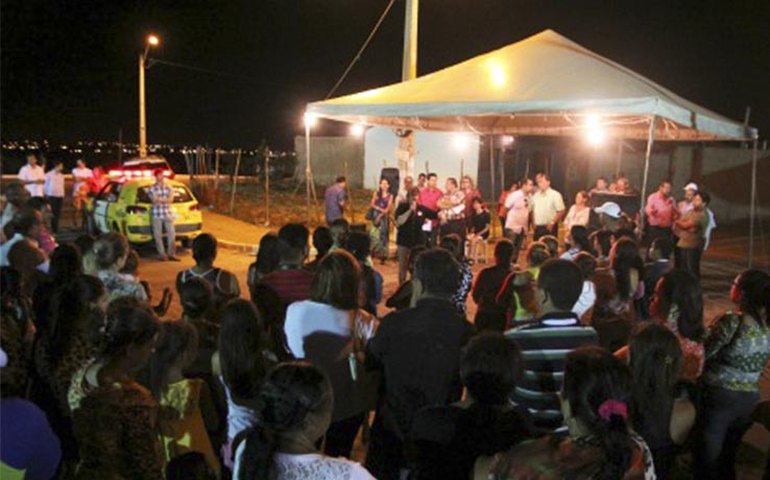 Arapiraca: Célia Rocha entrega iluminação a 1 mil famílias no N. Srª Aparecida