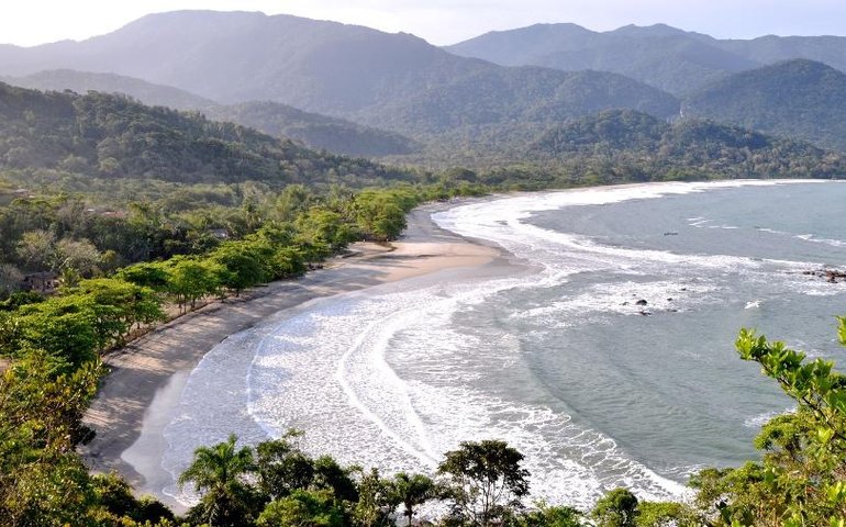 Liminar do TJ-SP barra extinção de reserva ambiental em praia de Ilhabela