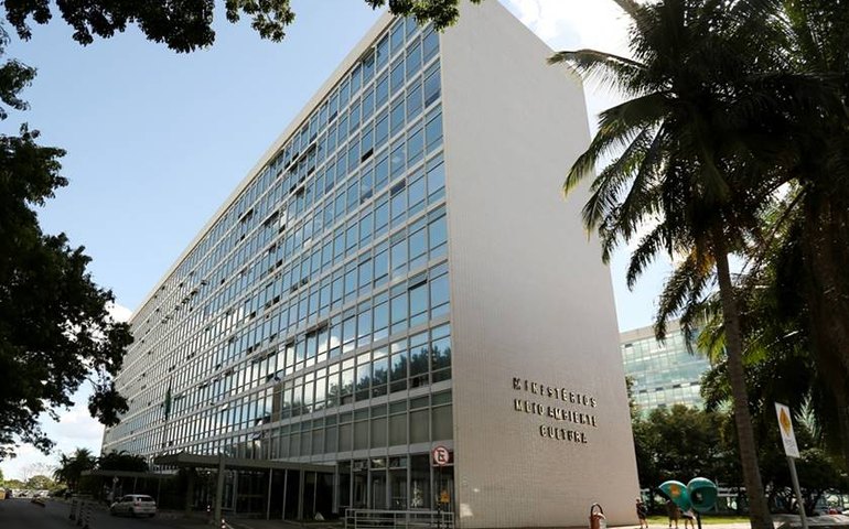 Produtor de Festival de Jazz do Capão e 13 deputados vão à Justiça contra Funarte