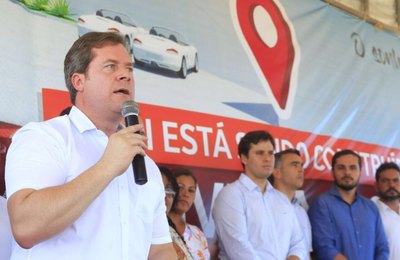 Marx e Cacau assinam ordem de serviço para construir Drive da Cocada em Marechal Deodoro