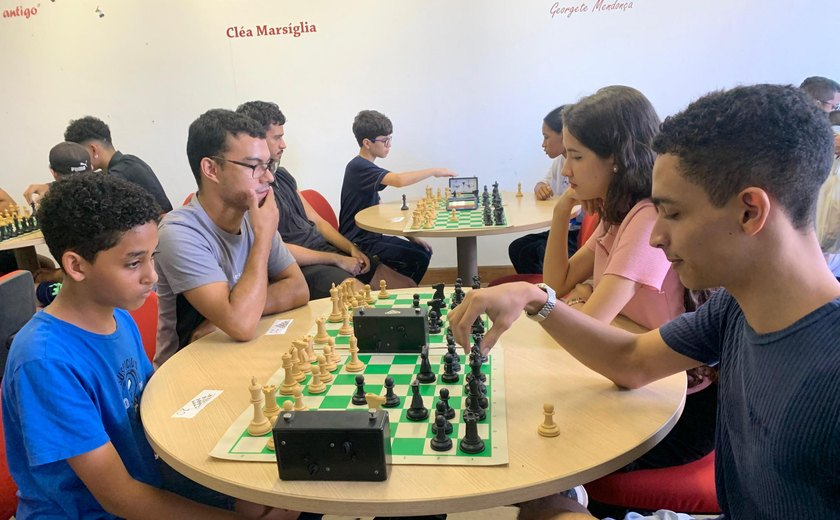 Torneio de Xadrez na Biblioteca Pública bate recorde de participantes