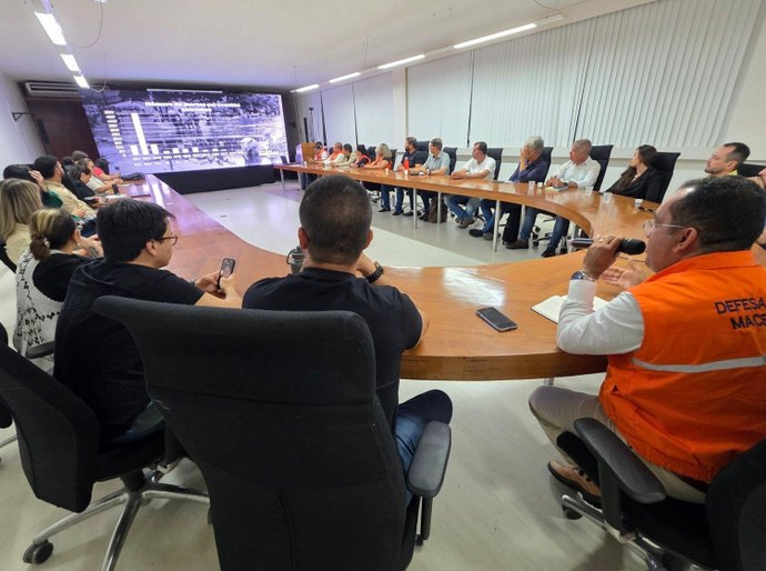 Defesa Civil reúne órgãos municipais em preparação para o período chuvoso