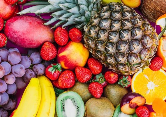 Como o que comemos impacta o humor, o sono e até a produtividade