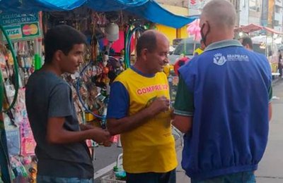 Secretaria inicia cadastramento de ambulantes que atuam no Parque Ceci Cunha, em Arapiraca