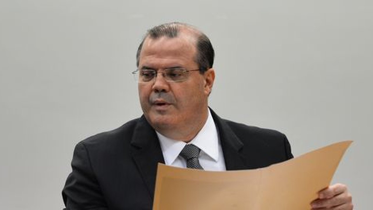 Tombini: inflação converge para centro da meta no segundo trimestre de 2015