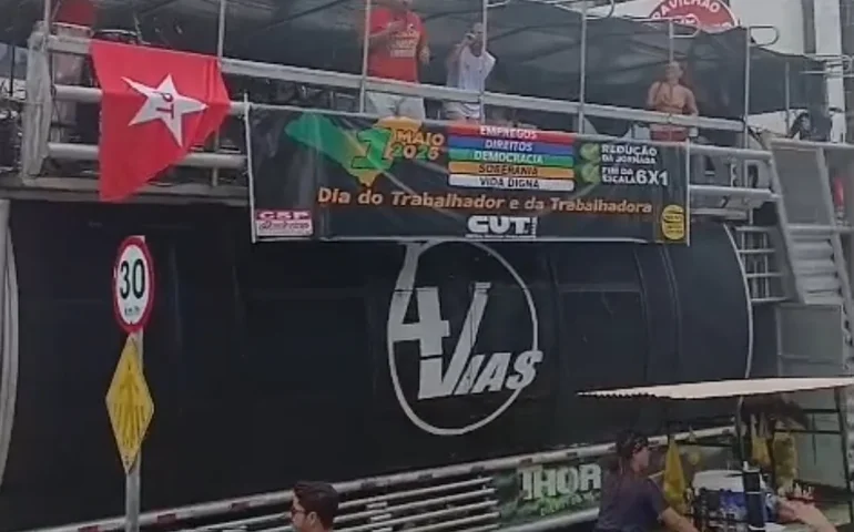 Ato de 1º de Maio em Maceió vira protesto contra JHC e políticas públicas da capital