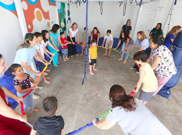 Projeto que exige certidão de antecedentes para profissionais que atuam com crianças é discutido em 2º turno