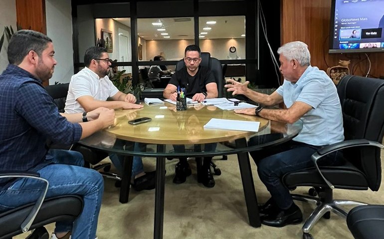 Em reunião com João Victor, govenador garante retomada de obras e novos investimentos