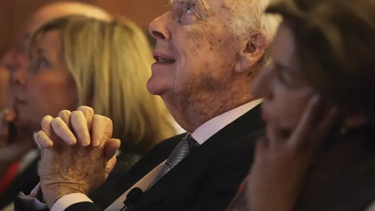 Morre aos 97 anos James Watson, um dos descobridores do DNA