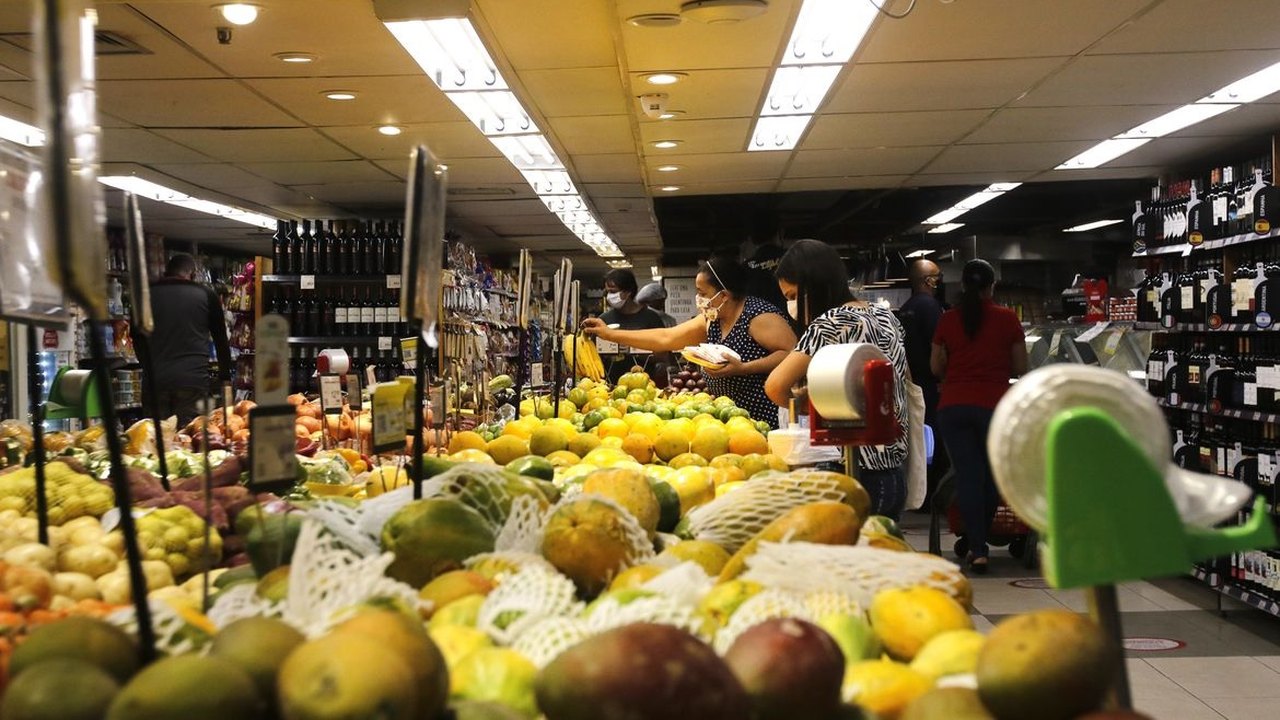 Todos os 9 grupos pesquisados tiveram alta de preços no IPCA-15 de abril