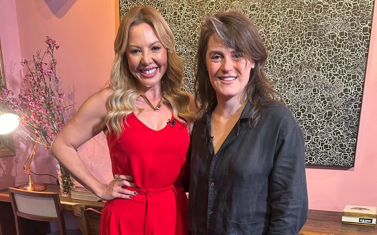 Alessandra Maestrini relembra trajetória pessoal no programa Retratos Femininos