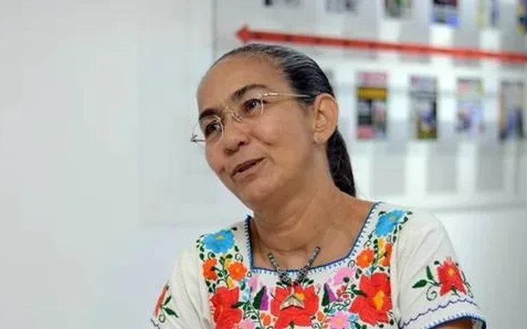 Mesmo sem gabinete próprio e sem emendas, Heloísa reencontra o Congresso com a força de sempre