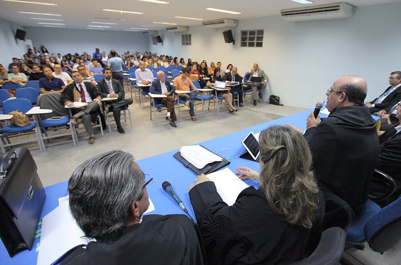 Estudantes de Direito assistem à sessão itinerante da 1ª Câmara Cível do TJ