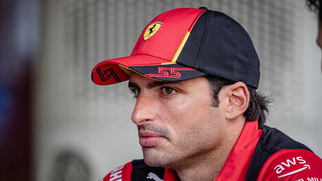 Sainz lidera e Ferrari se destaca no 1º treino do GP de São Paulo de F-1