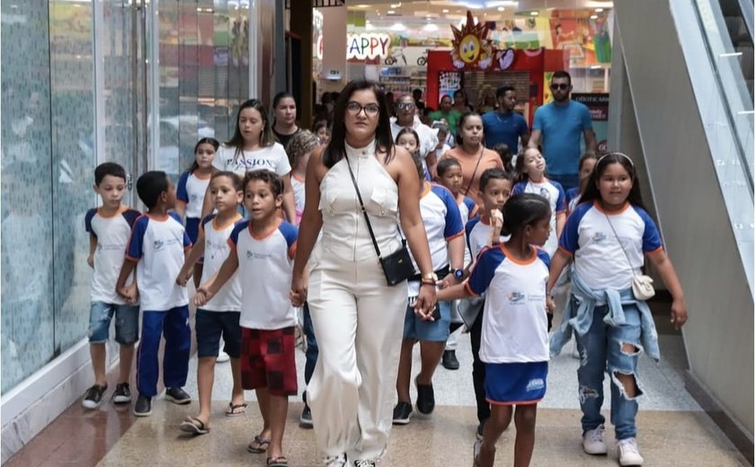 Educação de Belo Monte proporciona dia especial a crianças da rede municipal de ensino com visita ao shopping de Arapiraca