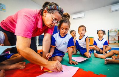 Prefeitura de Maceió convoca mais de 600 Profissionais de Apoio Escolar do PSS 2026