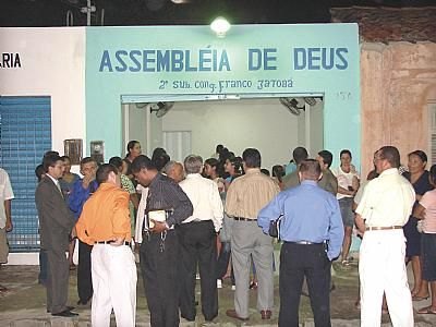 No dia da inauguração, igreja em Franco Jatobá compareceu em peso