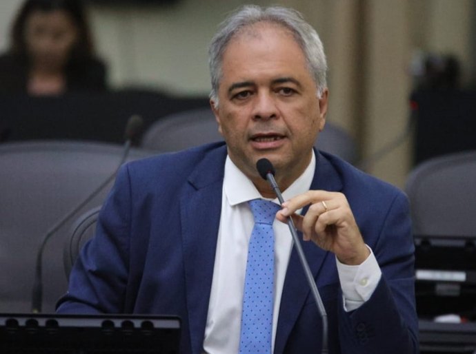 Silvio Camelo destaca assinatura da ordem de serviço para Estrada do Feijão
