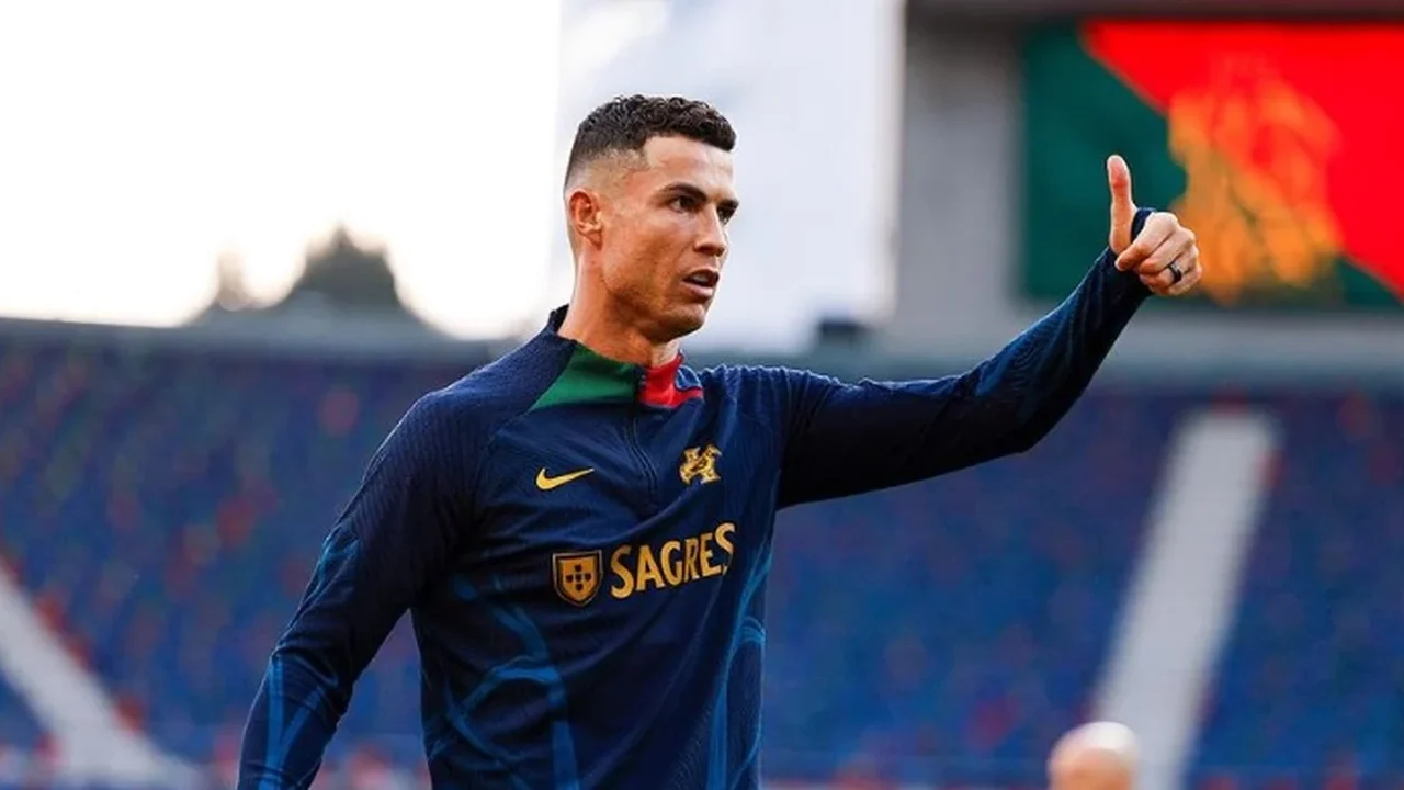 Imprensa internacional exalta bicicleta de Cristiano Ronaldo, que alcança 954 gols na carreira