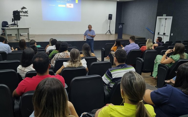 Médicos e enfermeiros são capacitados pela Sesau sobre manejo clínico de pacientes com dengue, Zika e chikungunya
