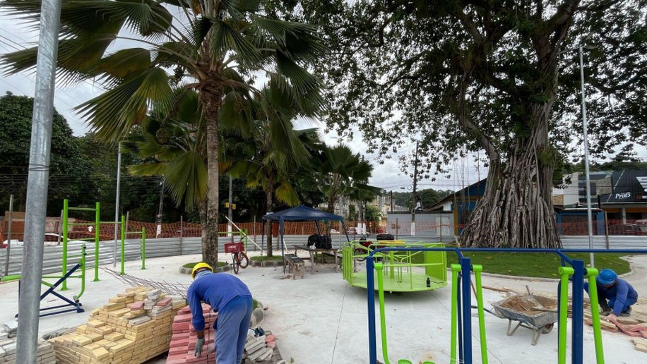 Obras em praça de Fernão Velho chegam à reta final
