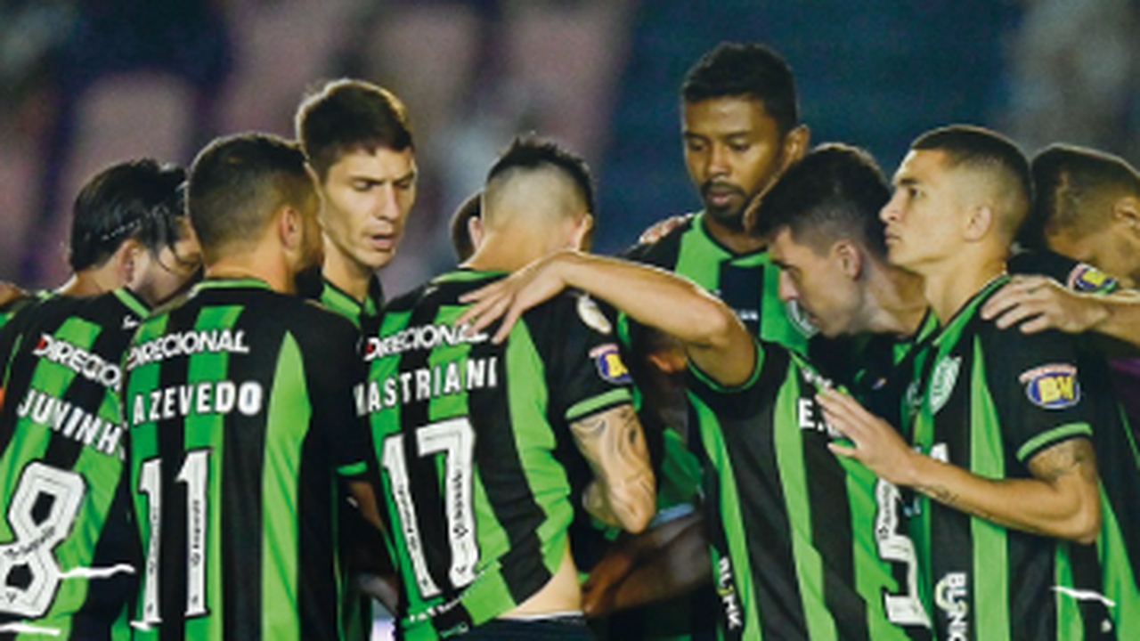 Rodriguinho sofre traumatismo cranioencefálico em jogo do América-MG e aguarda novos exames