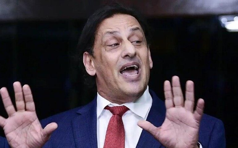 Ex-advogado de Bolsonaro é condenado por injúria racial