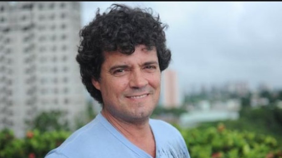 Felipe Camargo assina contrato longo com a Globo