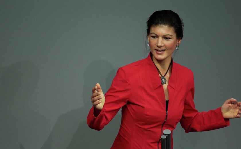 Líderes da UE devem influenciar Zelensky a aceitar termos da Rússia sobre paz, diz político alemã